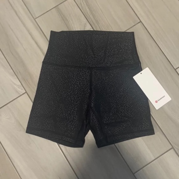 Lululemon Align Short 6” * Formulate Emboss Black - Picture 4 of 4